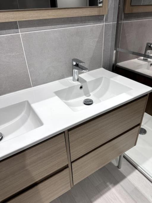 Appartement T4 En Hyper-Centre Bourgoin-Jallieu 외부 사진